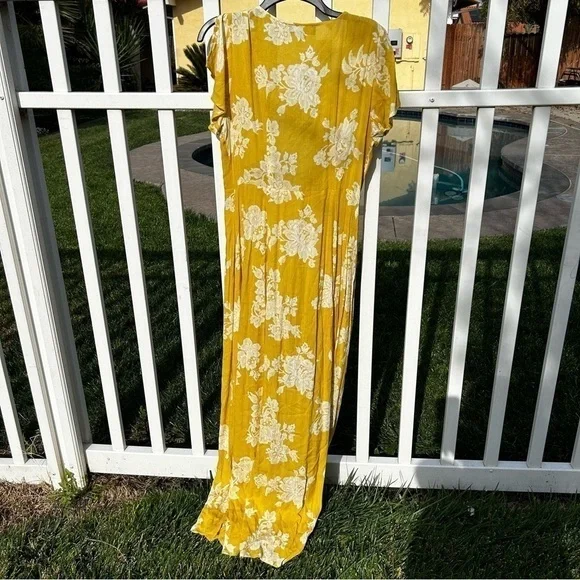 LULU’S Heart of Marigold Wrap‎ flowy Maxi Dress - Picture 6 of 8